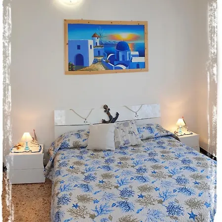 Casa Marina, In Pieno Centro A Pochi Passi Dal Mare E Con Aria Condizionata! Διαμέρισμα *
