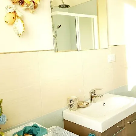 Casa Marina, In Pieno Centro A Pochi Passi Dal Mare E Con Aria Condizionata! Апартаменты Диано-Марина
