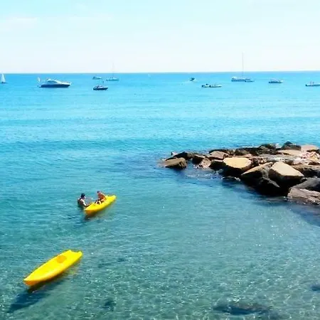 Casa Marina, In Pieno Centro A Pochi Passi Dal Mare E Con Aria Condizionata! Διαμέρισμα *