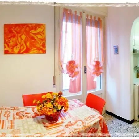 Casa Marina, In Pieno Centro A Pochi Passi Dal Mare E Con Aria Condizionata! Lägenhet